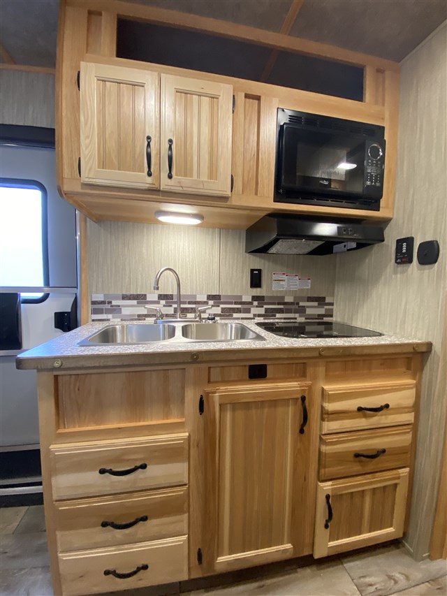 2021 Bison Quick Draw 3 Horse 10' Living Quarters