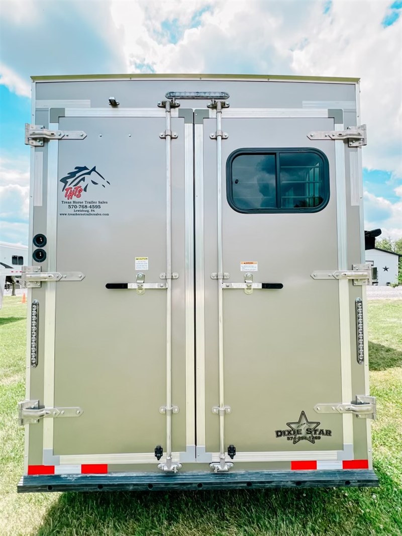 2023 Dixie Star 3 Horse 7' LQ with Slide out