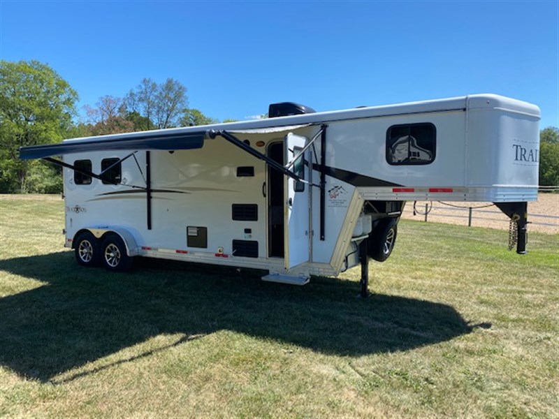 2019 Bison Trail Boss 7209 7' wide 2 horse 9' LQ