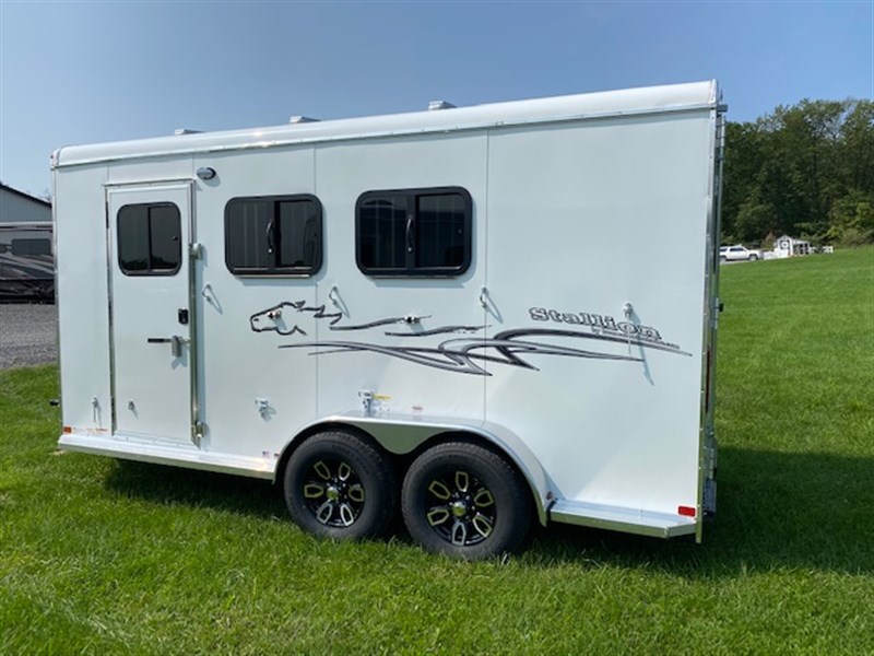 2023 Homesteader 316SB 3 horse slant load