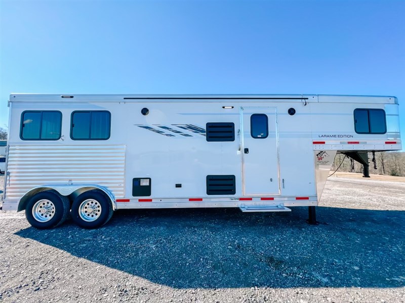 2023 SMC Laramie 2 Horse 9' LQ 8' Wide