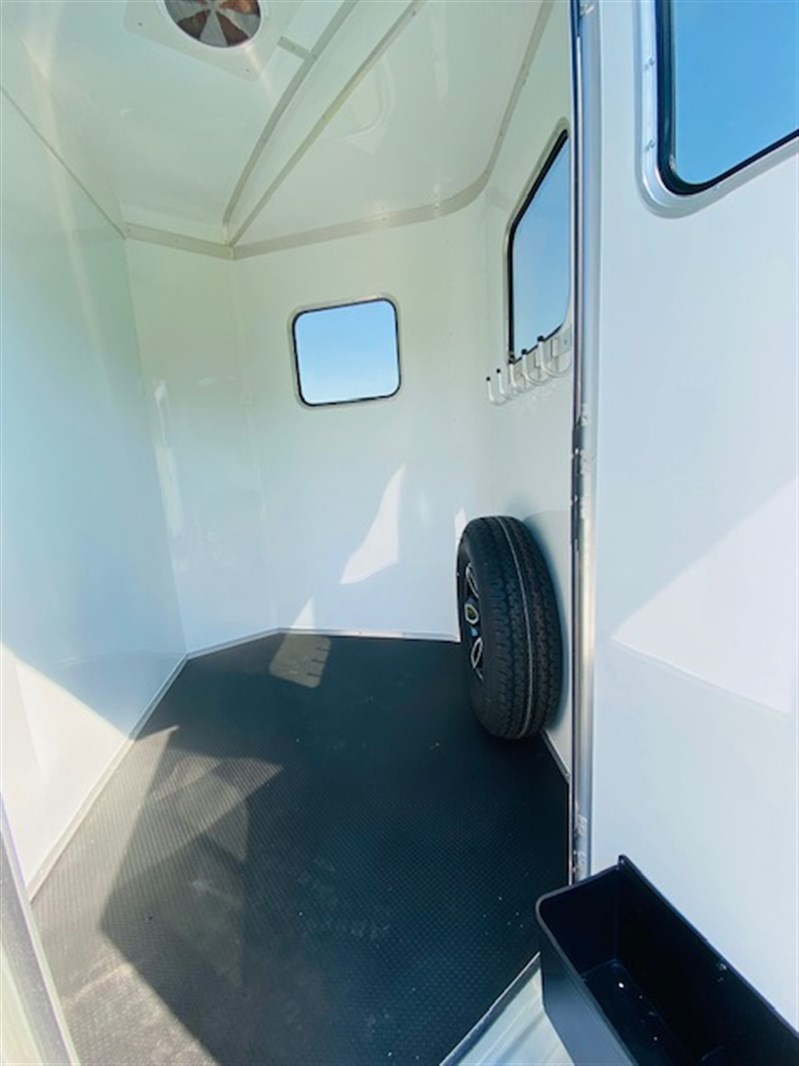 Trailer Photo 6