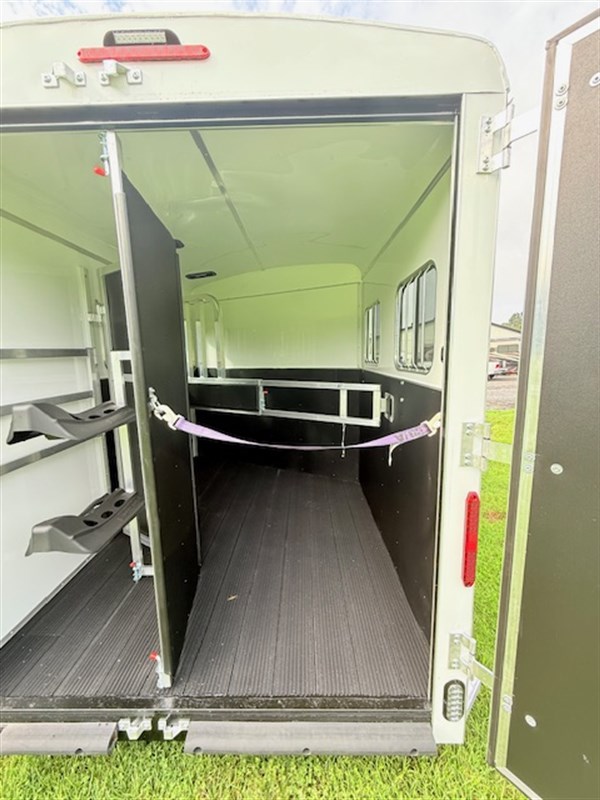Trailer Photo 6