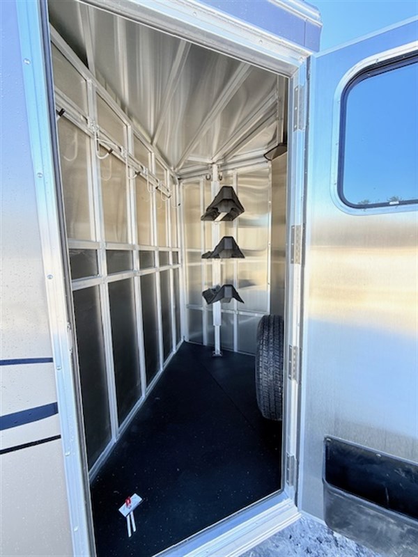 Trailer Photo 6