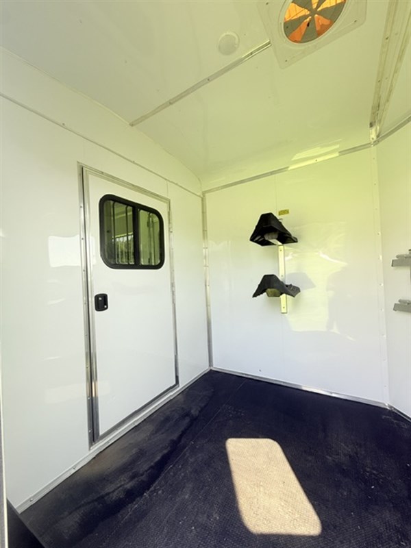 Trailer Photo 6