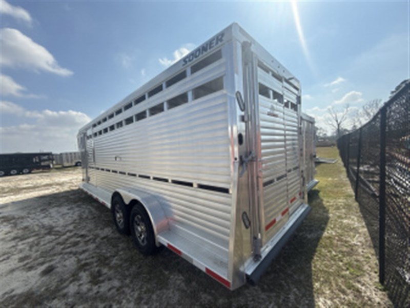 Trailer Photo 2