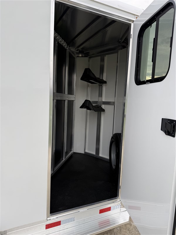 Trailer Photo 4
