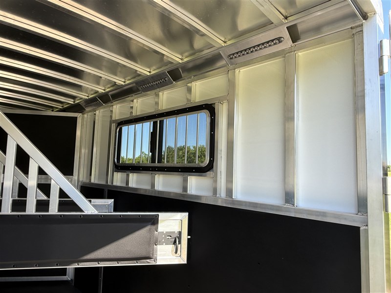 Trailer Photo 15