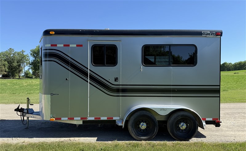 2004 Trail Et 2-horse straight load w/dressing room