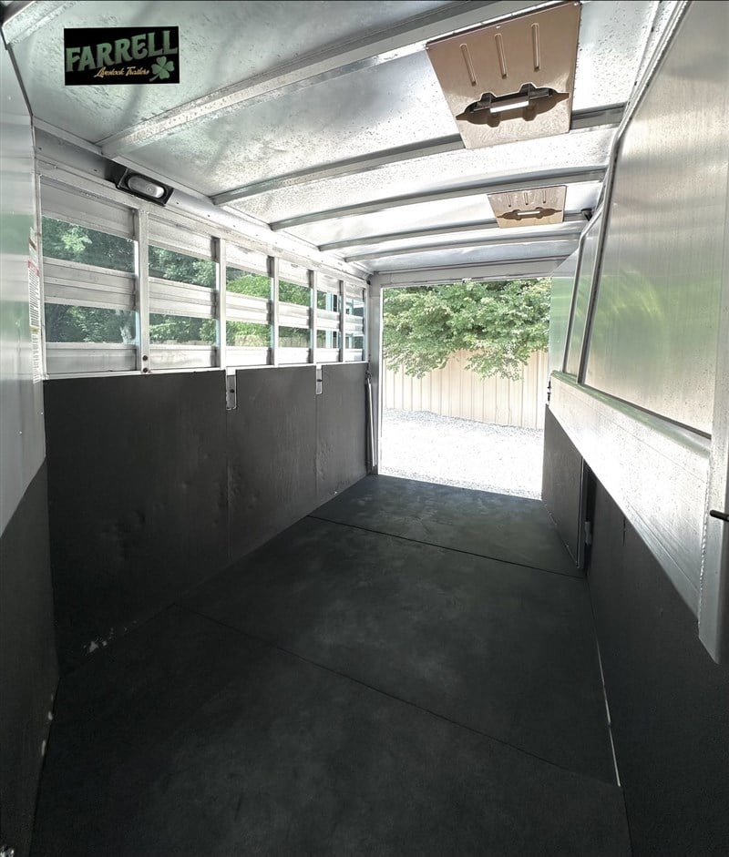 Trailer Photo 25