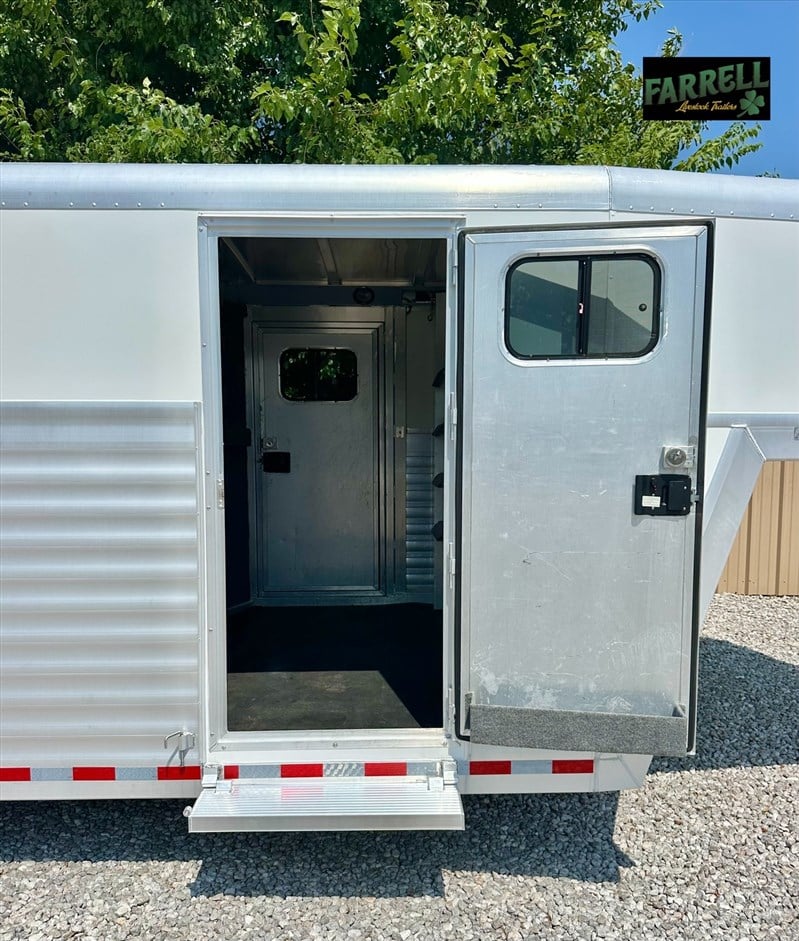 Trailer Photo 18