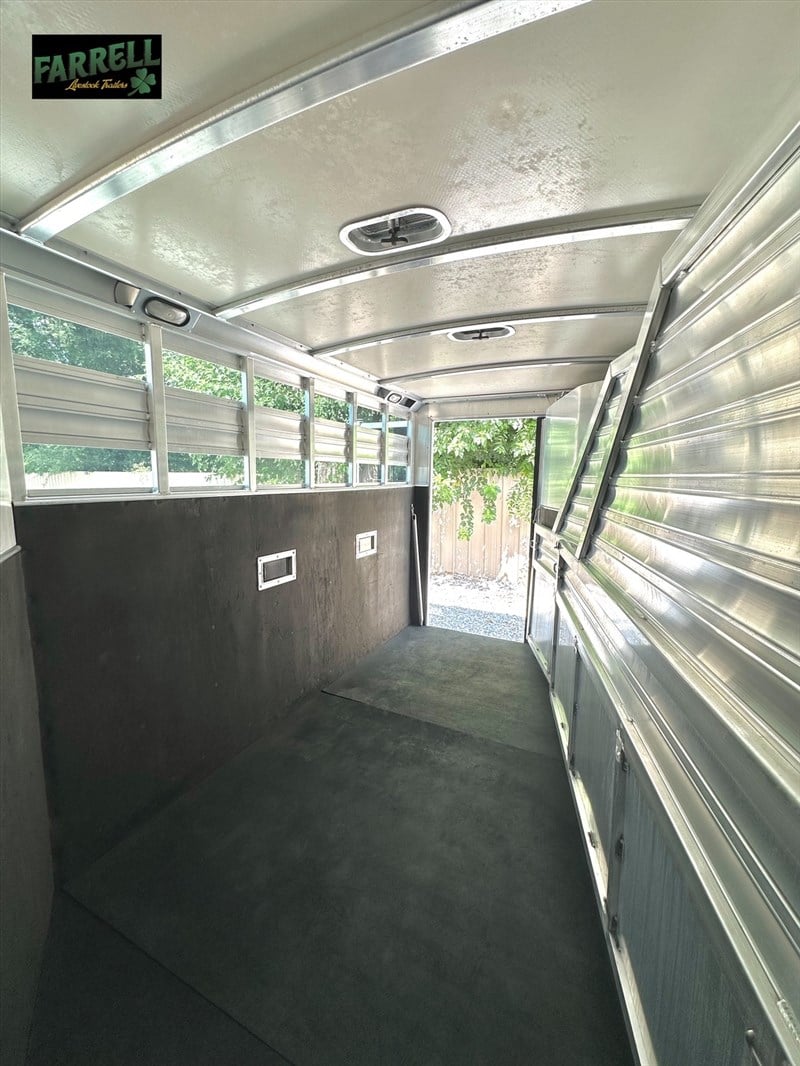 Trailer Photo 27