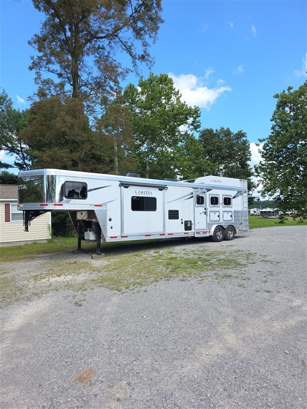 Trailer Photo 1