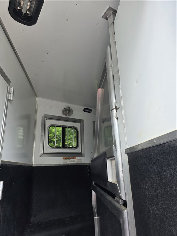 Trailer Photo 25