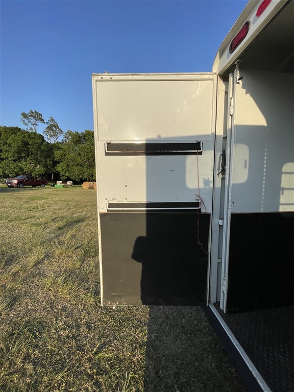 Trailer Photo 11