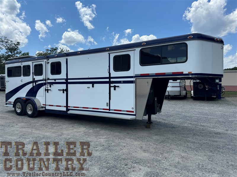 2017 Equispirit 2 horse gooseneck with huge dress and side ramp