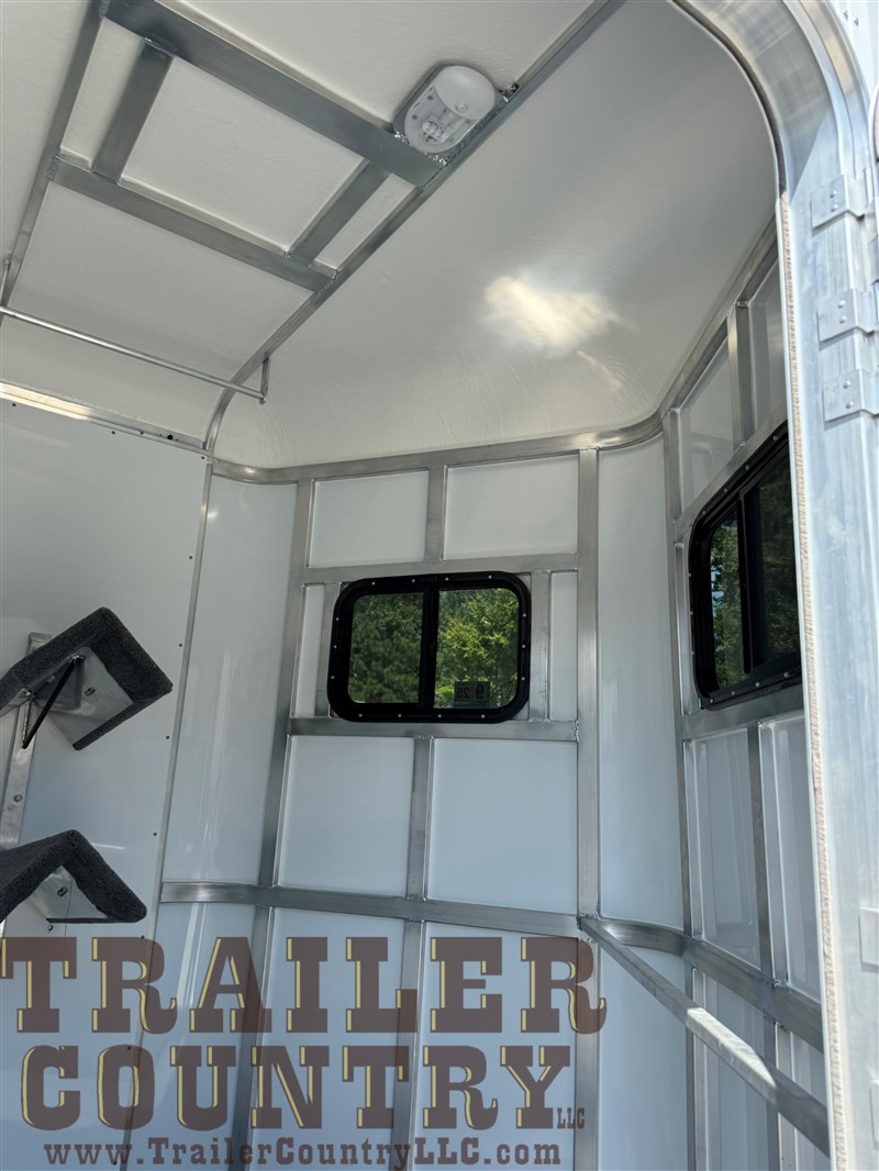 Trailer Photo 11