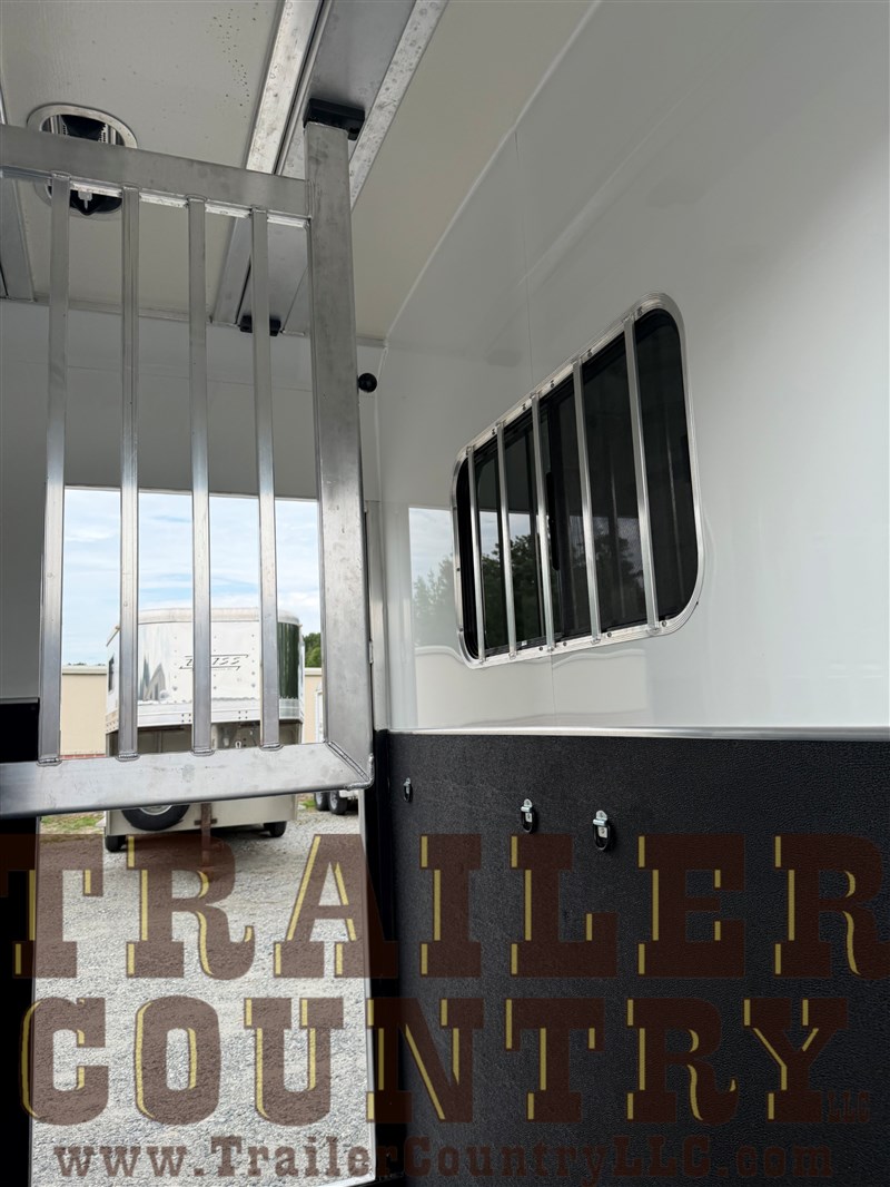 Trailer Photo 13