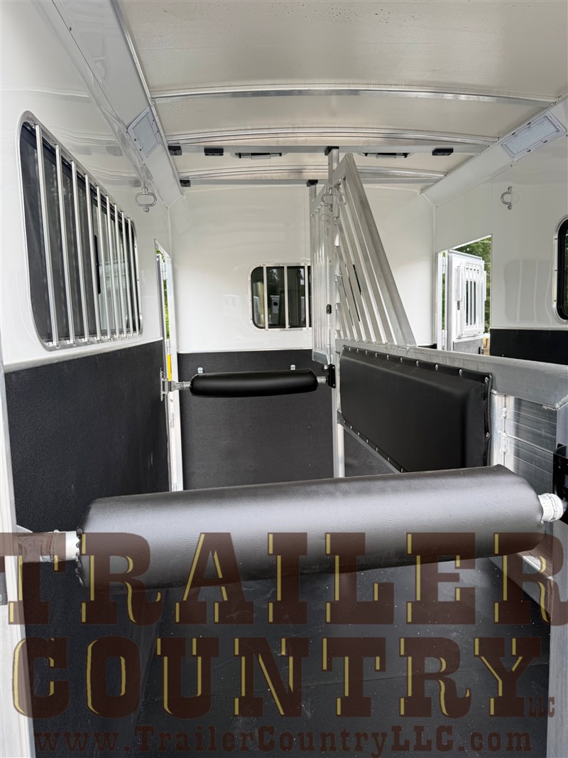 Trailer Photo 16
