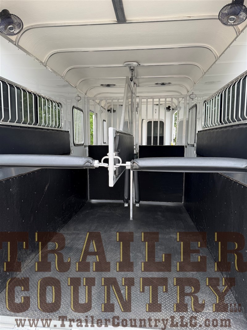 Trailer Photo 16