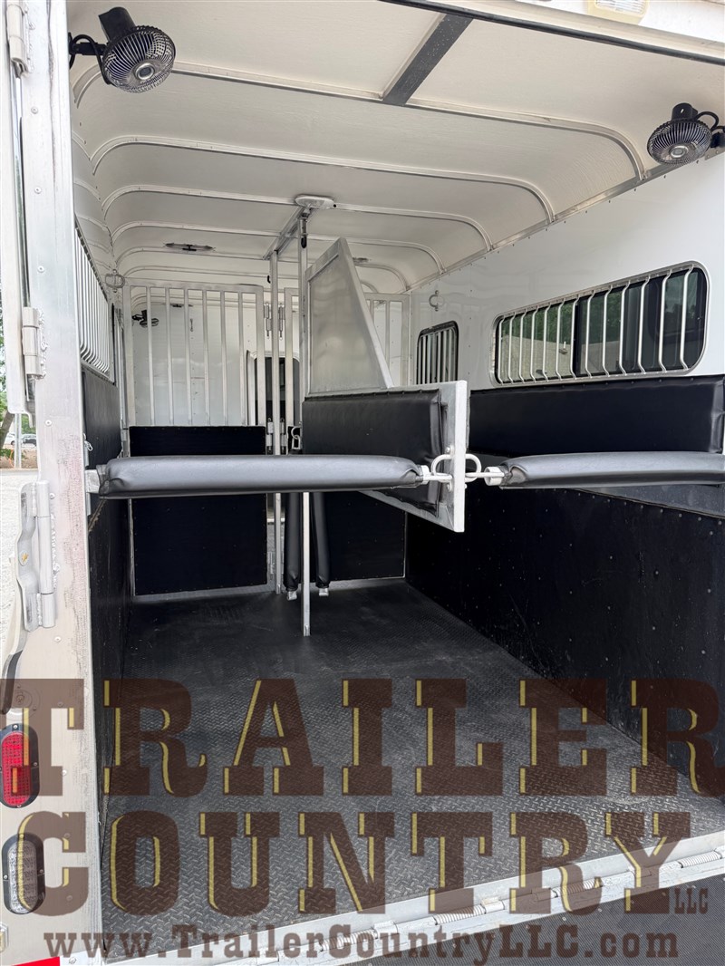 Trailer Photo 17