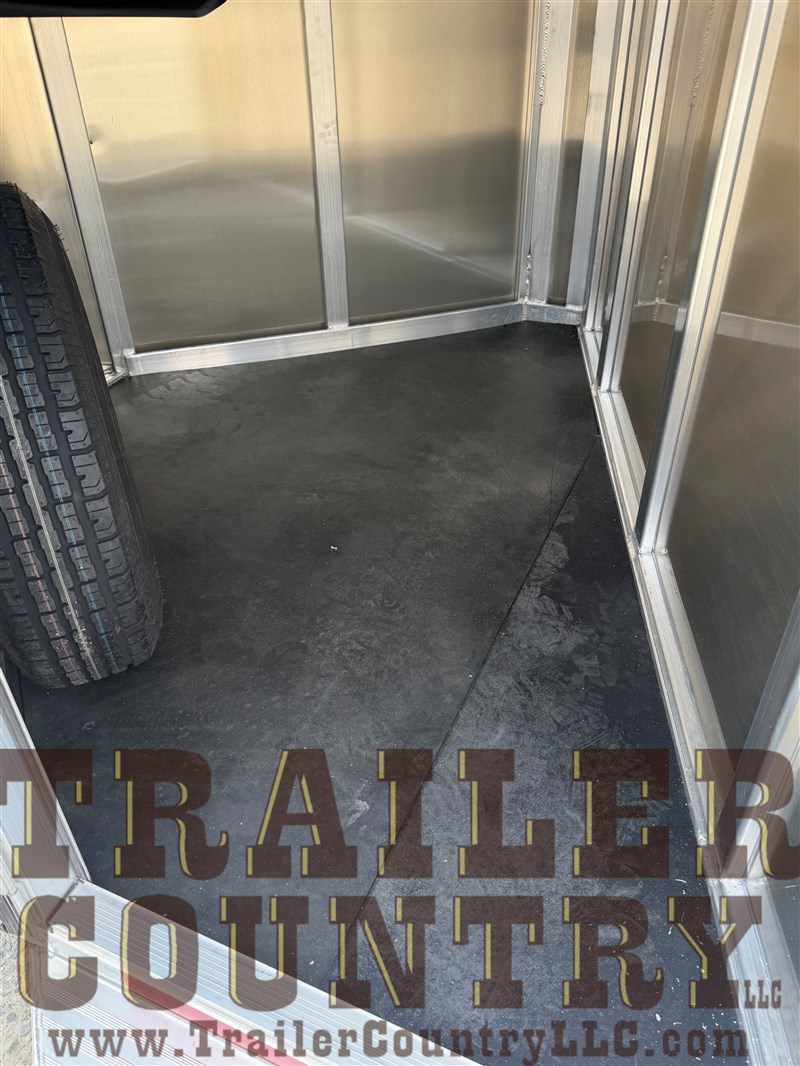 Trailer Photo 8