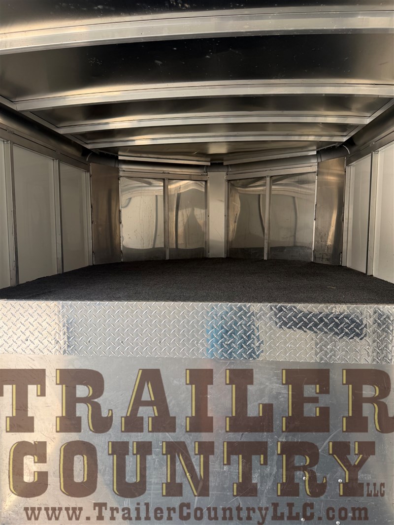 Trailer Photo 13