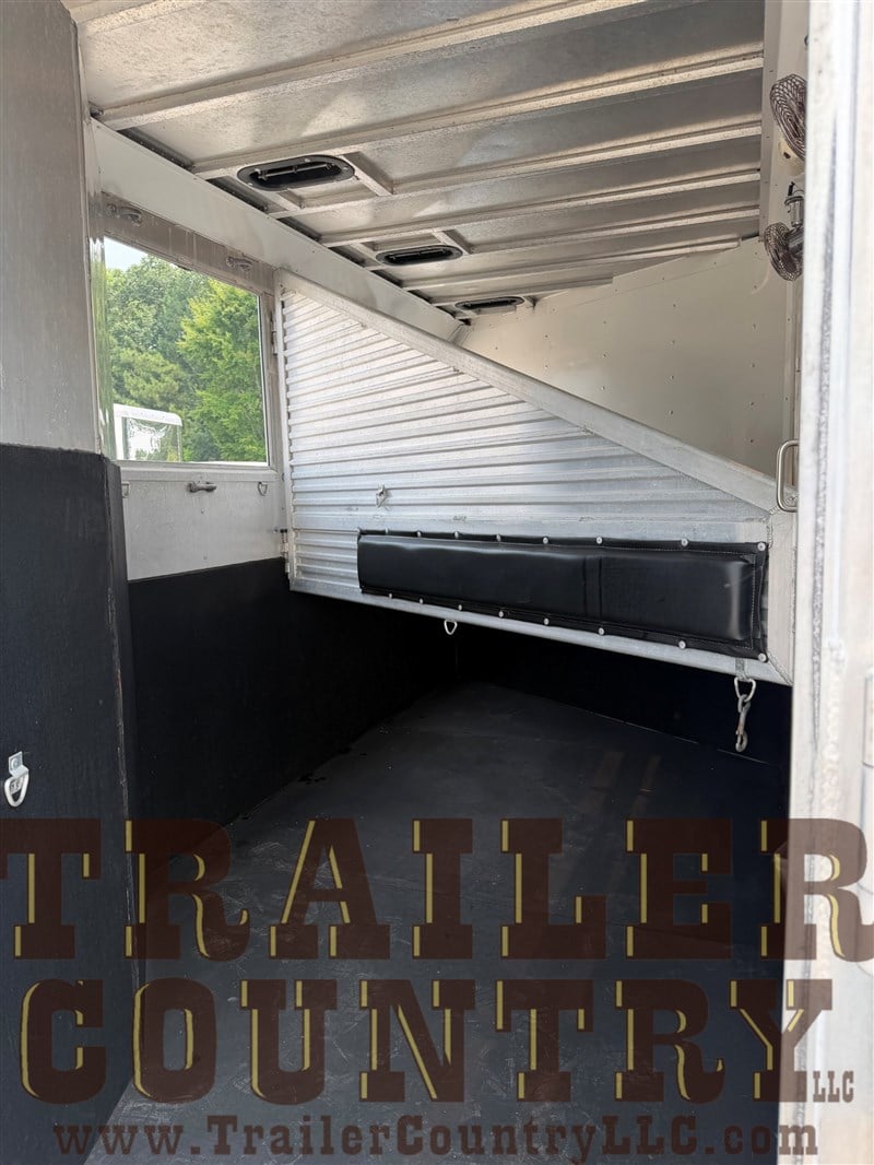 Trailer Photo 10