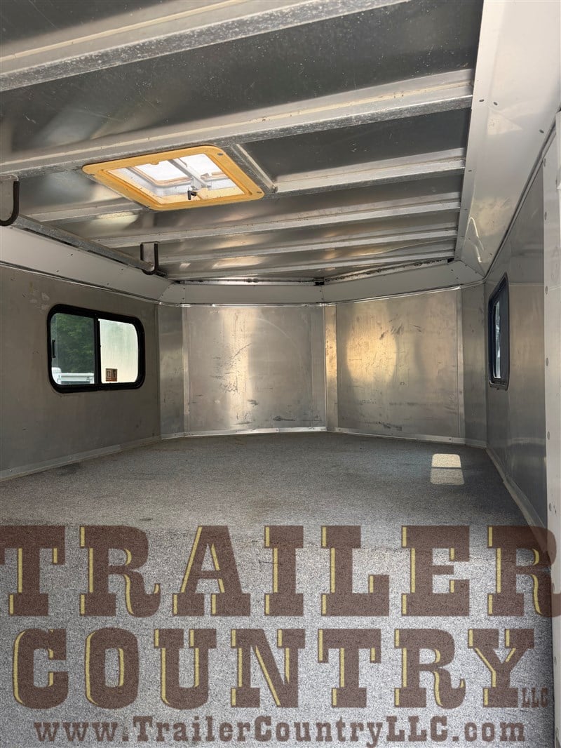 Trailer Photo 17