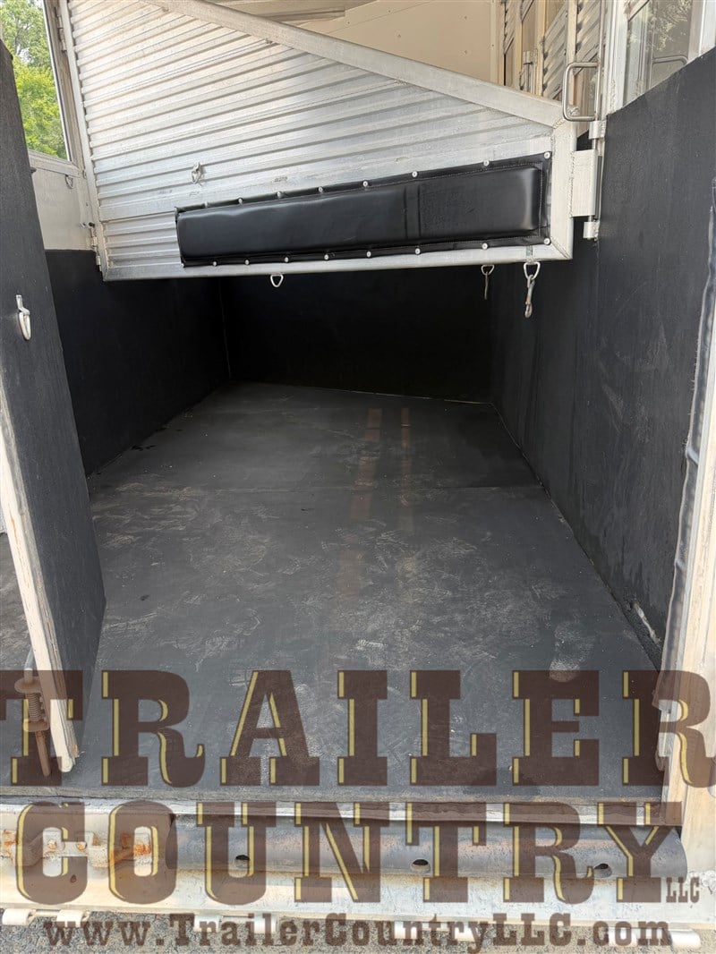 Trailer Photo 13