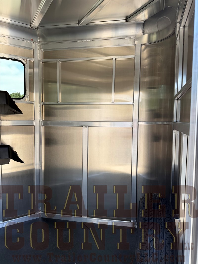 Trailer Photo 11