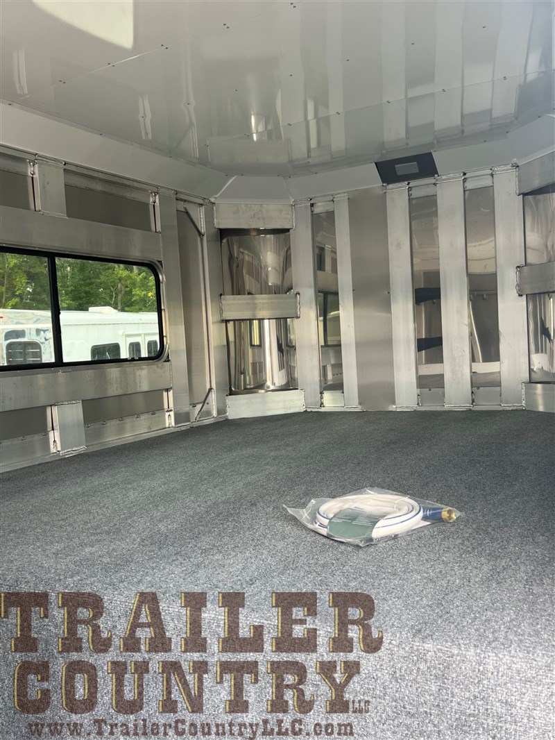Trailer Photo 12