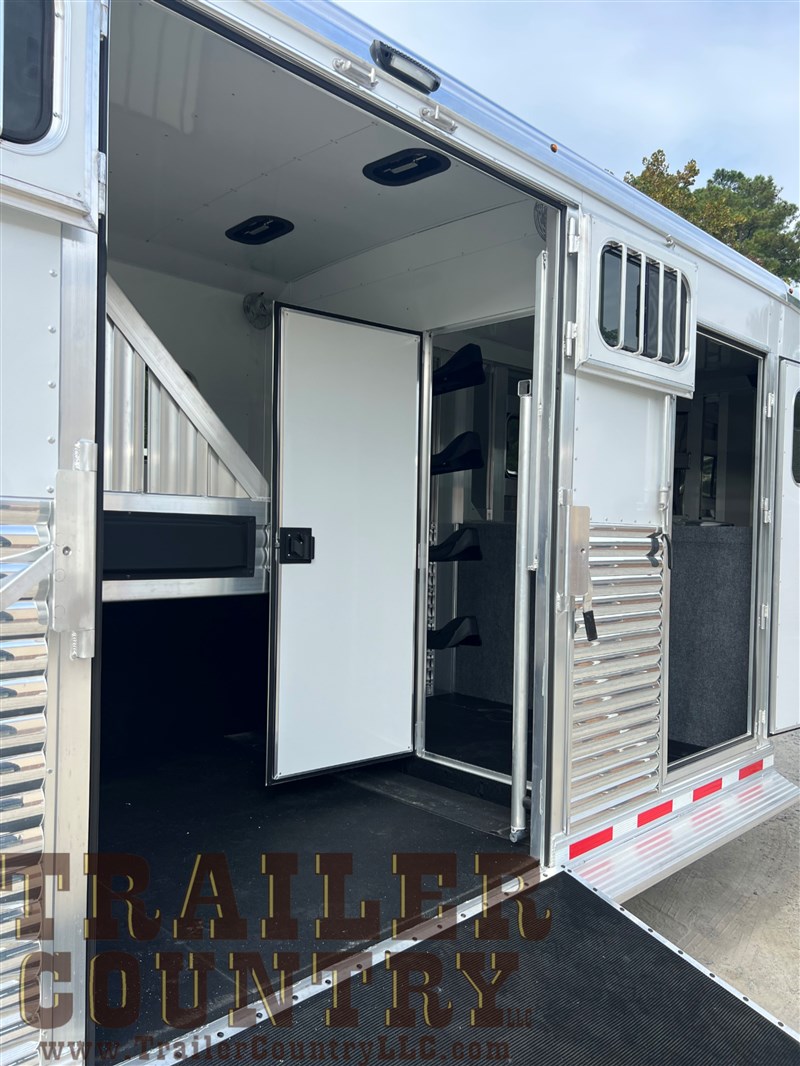 Trailer Photo 19