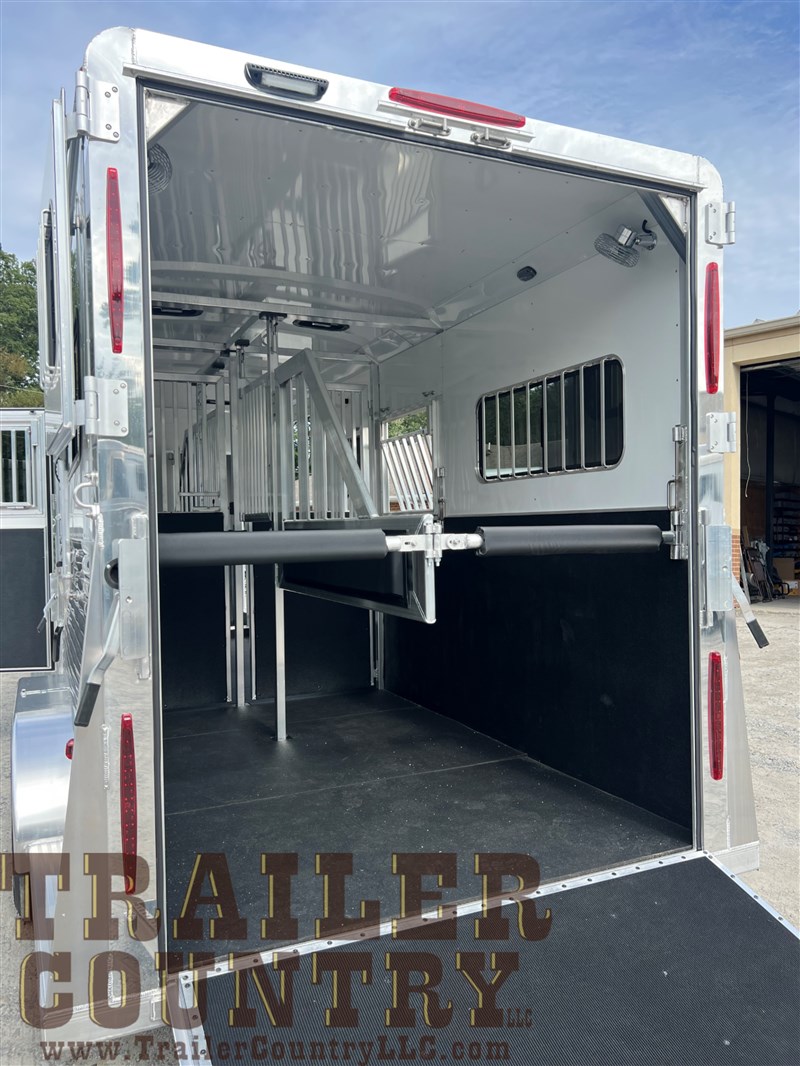 Trailer Photo 16