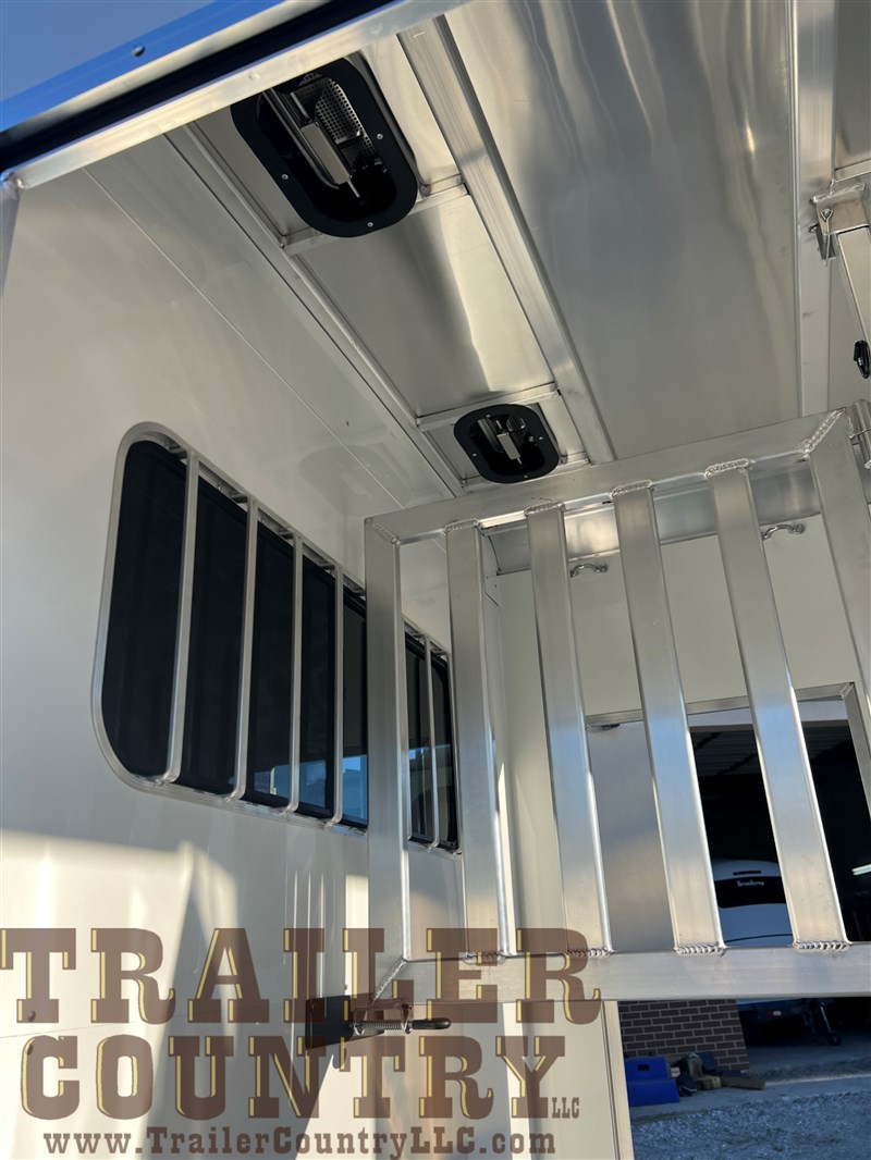 Trailer Photo 10