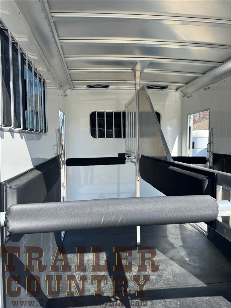 Trailer Photo 12