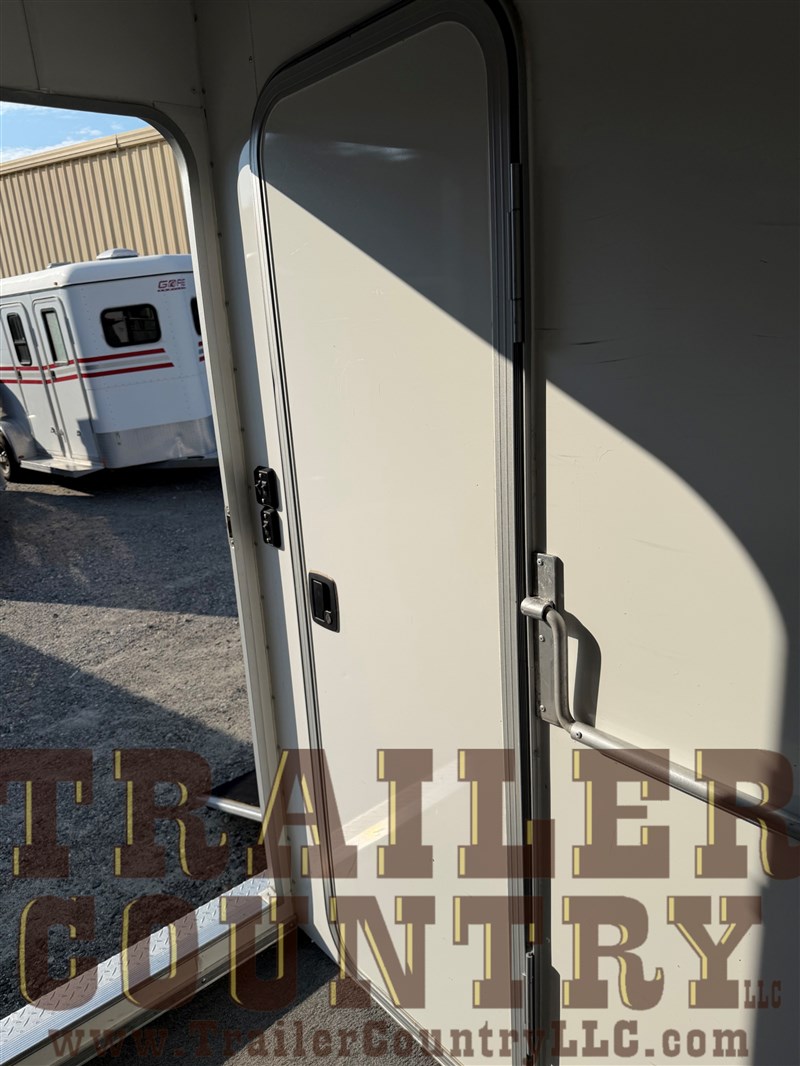 Trailer Photo 10