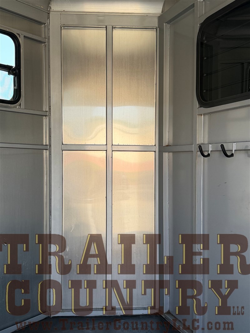 Trailer Photo 11