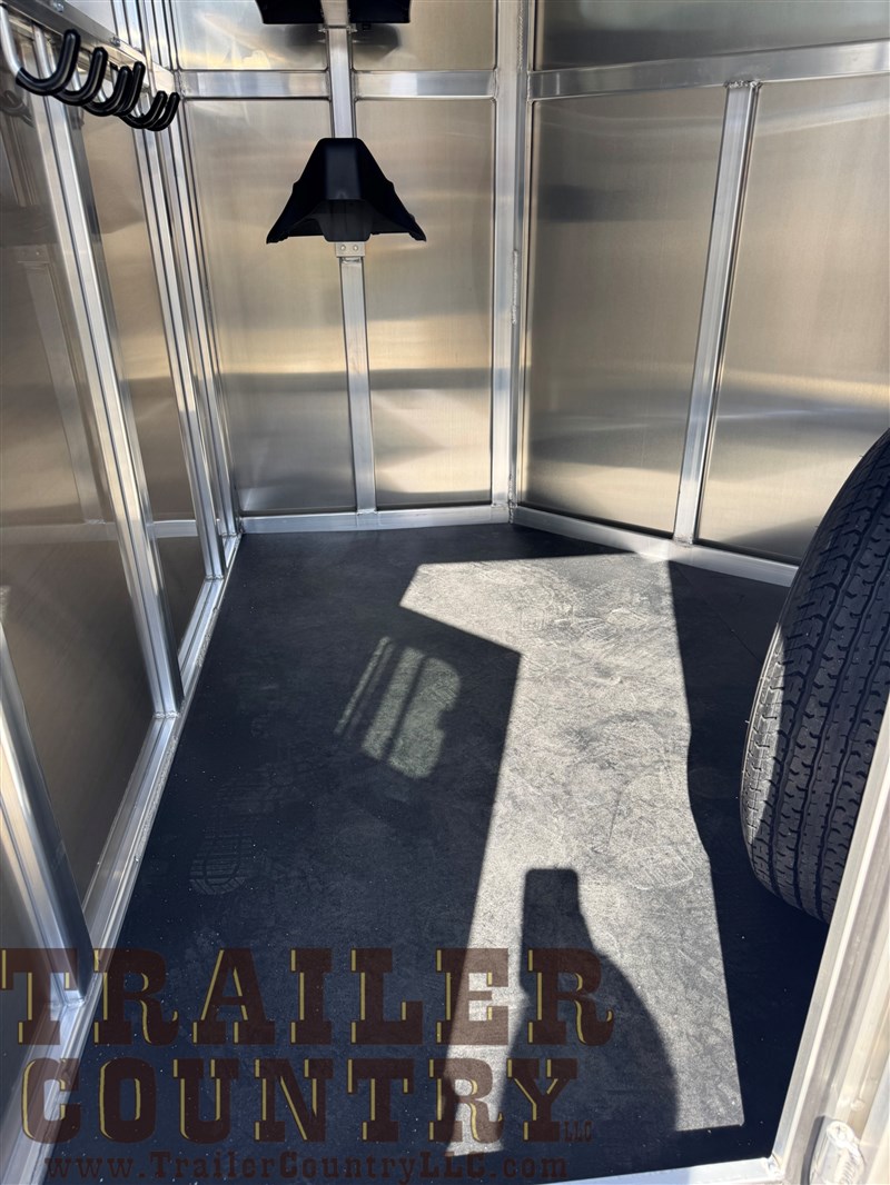 Trailer Photo 13