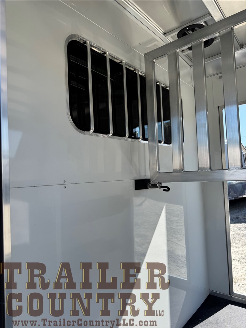 Trailer Photo 12