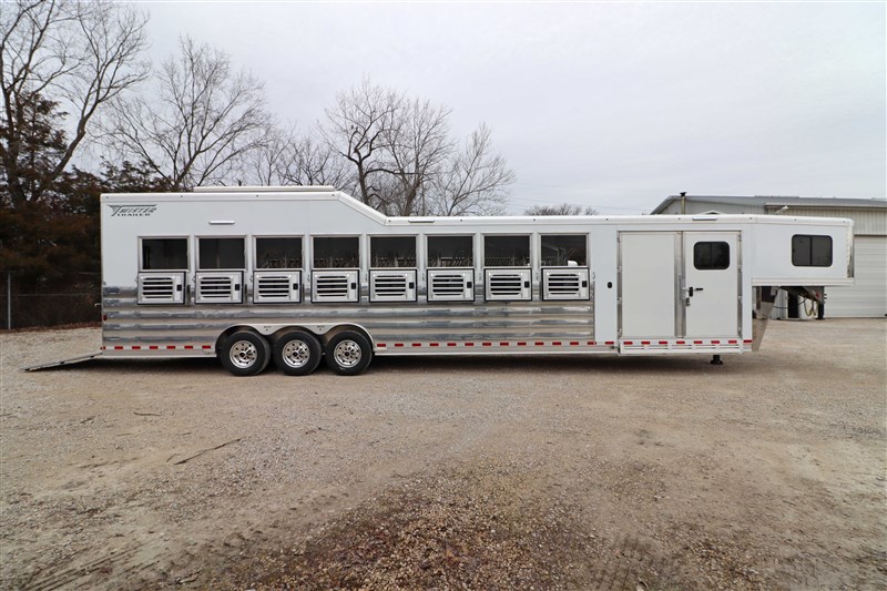 2024 Twister Trailer 8h trainer with xl rear stall for 9th horse!