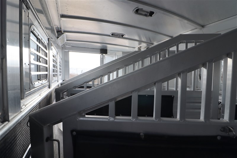 Trailer Photo 10