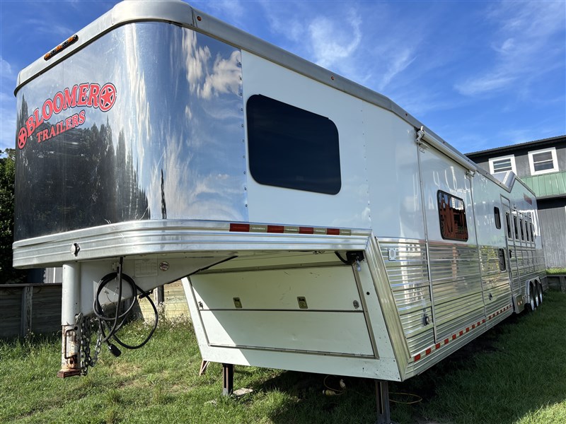 2013 Bloomer 5h 17' lq, bunk room! located in southern pines nc
