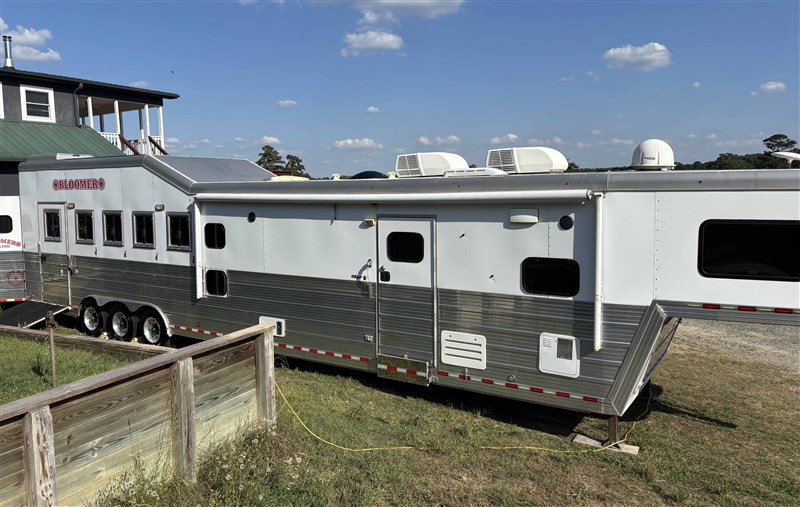 2013 Bloomer 5h 17' lq, bunk room! located in southern pines nc