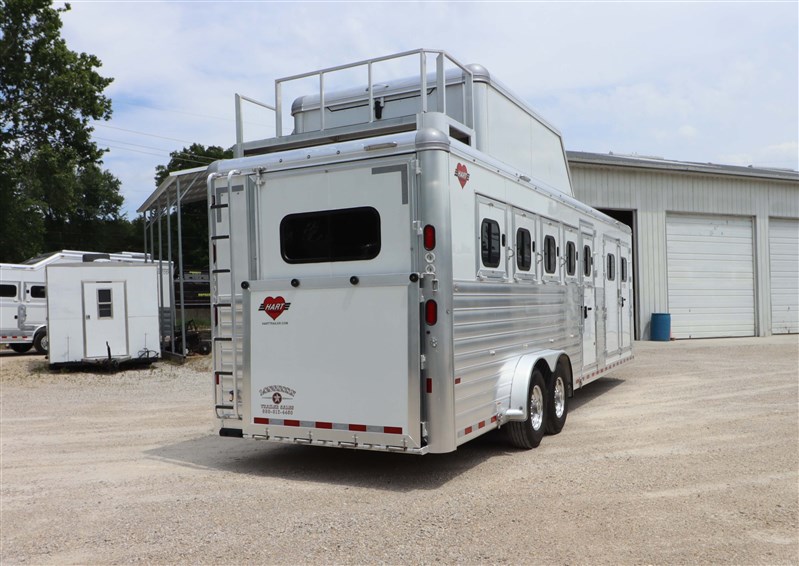2025 Hart 5h trainer trailer, ac in dressing room, haypod