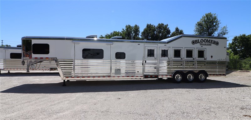 Trailer Photo 19