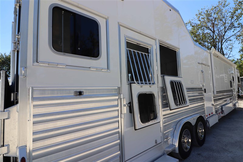 Trailer Photo 8