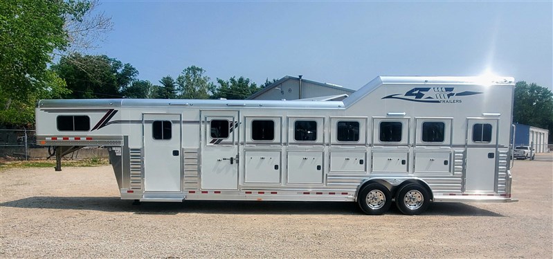Trailer Photo 2