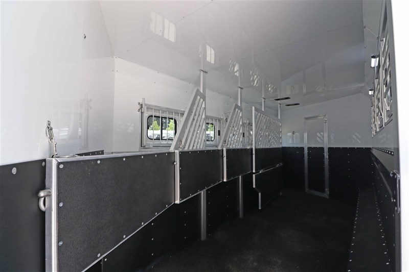 Trailer Photo 17