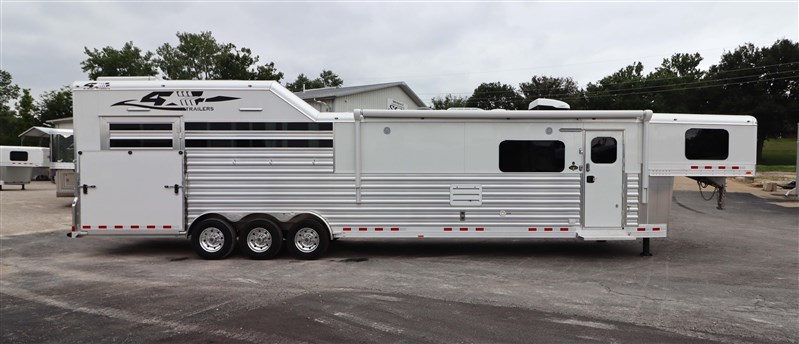 Trailer Photo 2